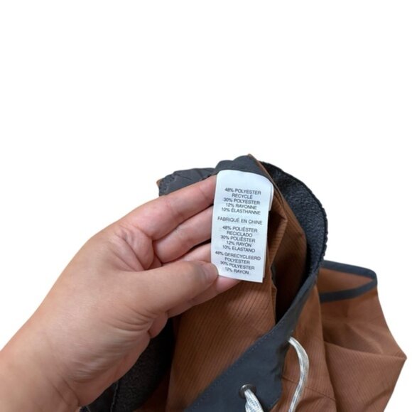 Vuori Men 5" Shorts Size L - Picture 6 of 7